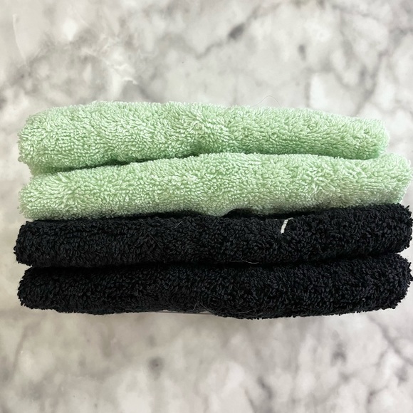 Skincare Washcloth Gift Set - Picture 2 of 3